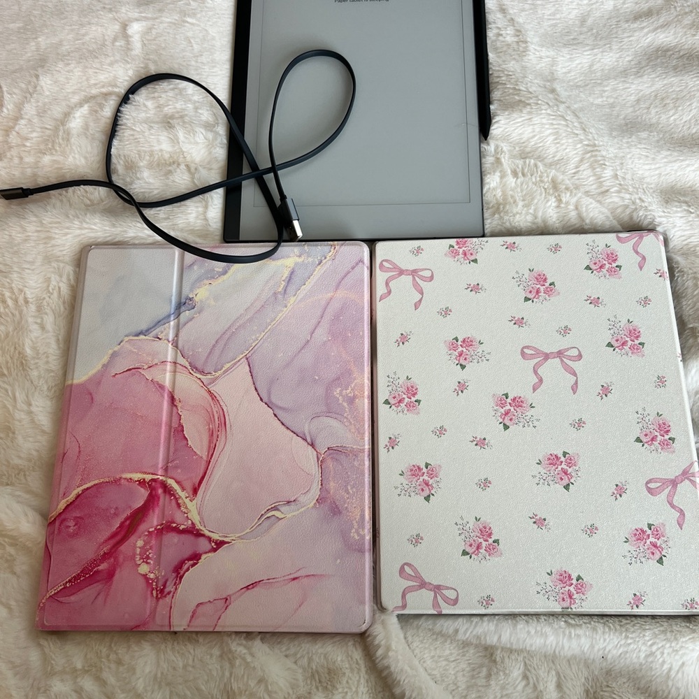 Remarkable 2 with Marble and Floral Tablet Cases